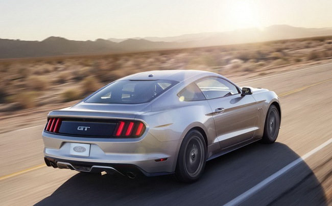 Chiếc Ford Mustang thế hệ mới đầu tiên sẽ được bán đấu giá 6