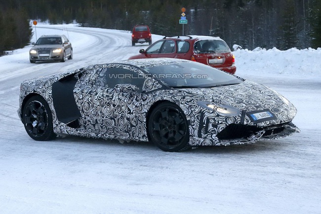 Ảnh sống Lamborghini Huracan trên đường tuyết 1