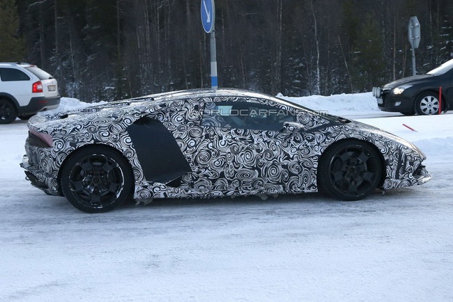 Ảnh sống Lamborghini Huracan trên đường tuyết 3