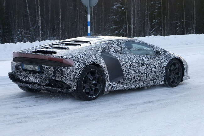 Ảnh sống Lamborghini Huracan trên đường tuyết 4