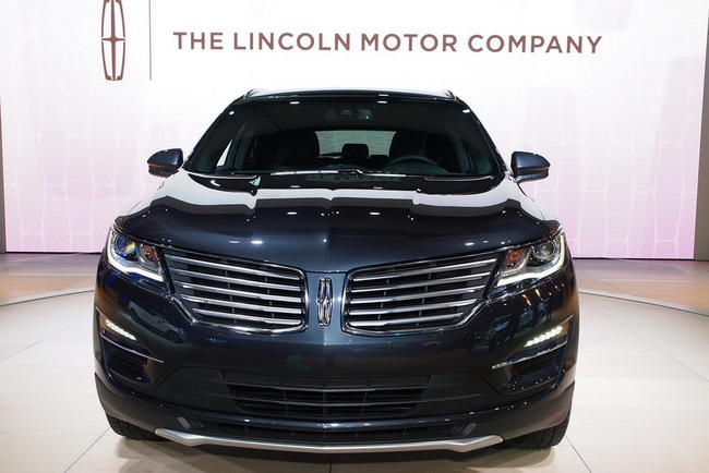 Lincoln MKC có giá từ 33.995 USD 1