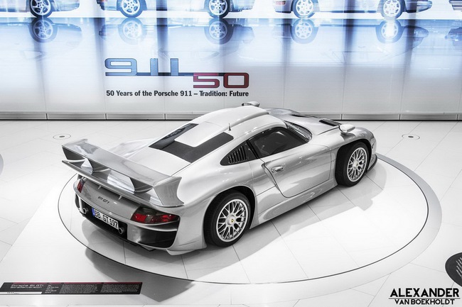 Ghé thăm bảo tàng Porsche qua ảnh 21