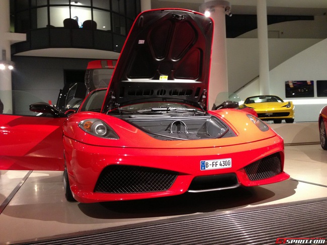 Siêu xe Ferrari 430 Scuderia của Michael Schumacher được rao bán 3