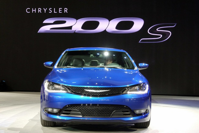 Chrysler 200 2015 chính thức trình làng với diện mạo mới 1