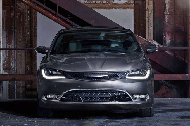 Chrysler 200 2015 lộ diện trước thêm Detroit Auto Show 1