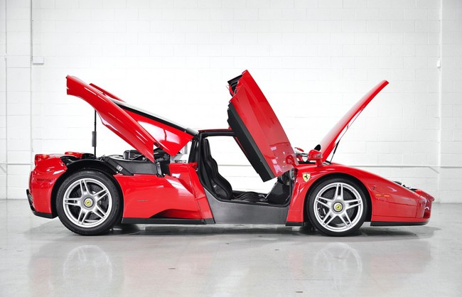 “Rao vặt” siêu xe Ferrari Enzo gần như mới 5