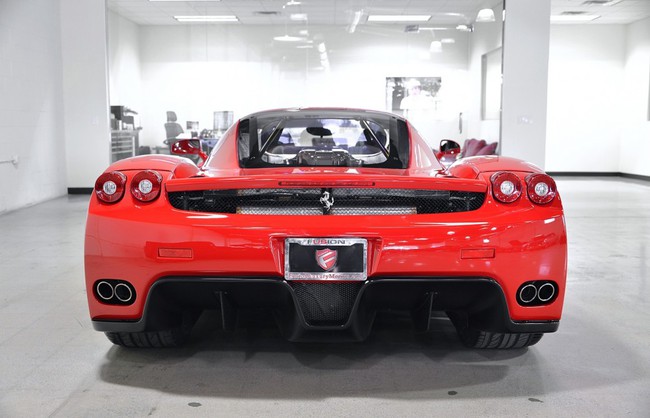“Rao vặt” siêu xe Ferrari Enzo gần như mới 7