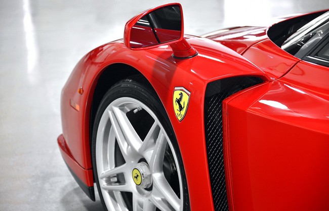 “Rao vặt” siêu xe Ferrari Enzo gần như mới 10