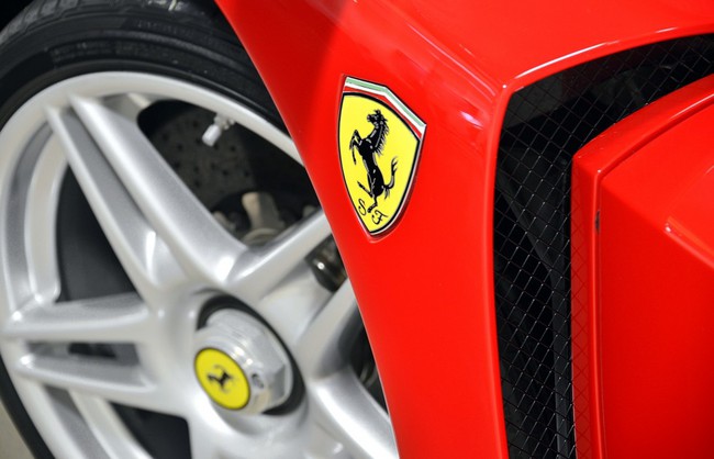“Rao vặt” siêu xe Ferrari Enzo gần như mới 11