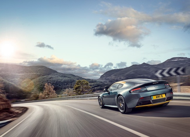 Aston Martin tiết lộ hai phiên bản đặc biệt mới 8