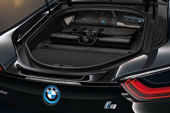 Bộ phụ kiện đặc biệt dành cho BMW i8 của Louis Vuitton 7