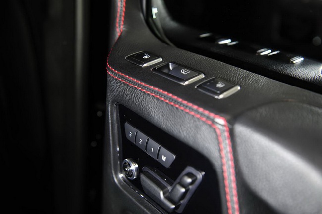 Brabus biến Mercedes-Benz G65 AMG thành cửa hàng Apple di động 19