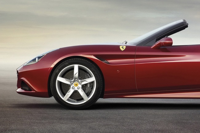 Ferrari California T: Mạnh hơn, nhanh hơn và đẹp hơn 10
