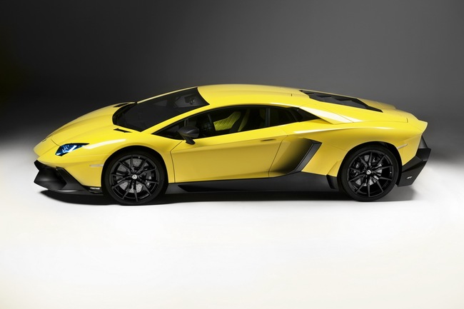 Đấu giá siêu xe Lamborghini Aventador Roadster để gây quỹ từ thiện 4