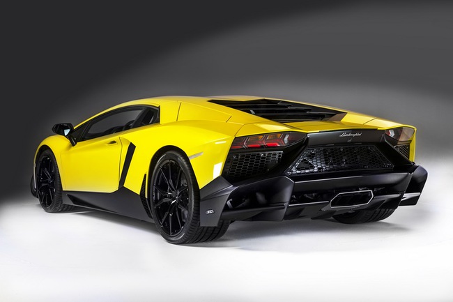 Đấu giá siêu xe Lamborghini Aventador Roadster để gây quỹ từ thiện 5