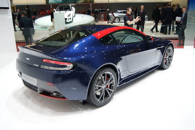 Ghé thăm gian hàng của Aston Martin tại Geneva 2014 24