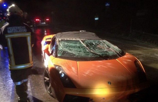Lamborghini Gallardo ngã chổng vó ngay sau khi được sửa chữa 1