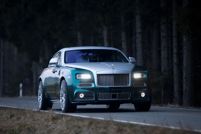 Ngắm một chiếc Rolls-Royce Wraith tốc độ cao tại Geneva 1