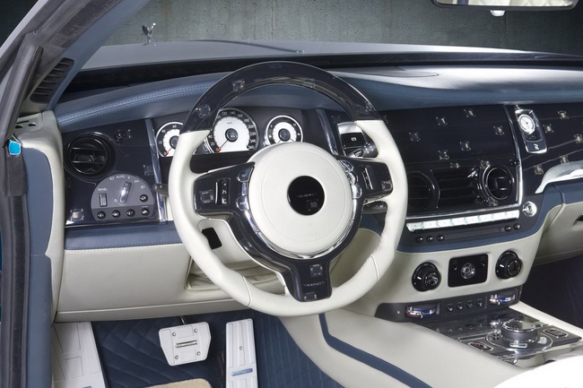 Ngắm một chiếc Rolls-Royce Wraith tốc độ cao tại Geneva 6