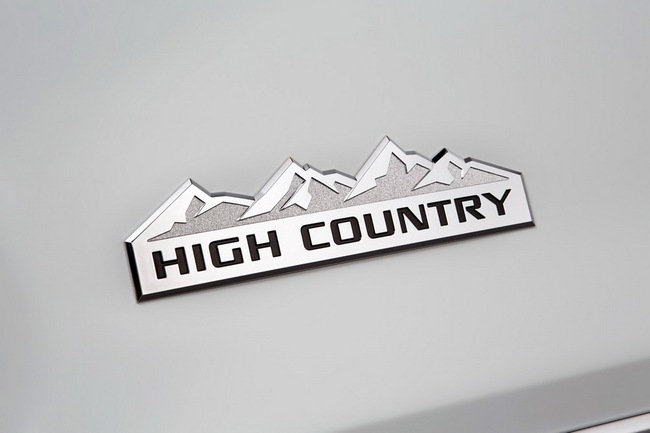Xế "khủng" Chevrolet Silverado HD High Country chính thức lăn bánh 7