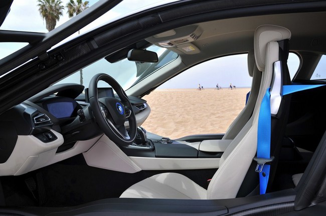 BMW i8 chính thức "lăn bánh" vào tháng 6 này 30