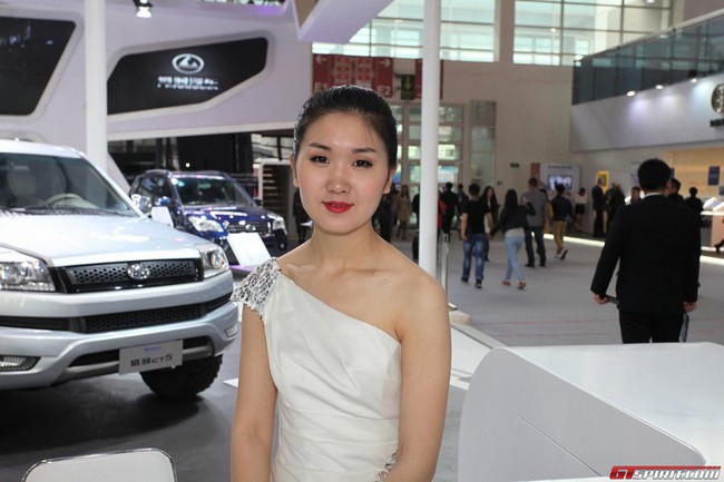 Người mẫu xe hơi khoe sắc tại Bắc Kinh 1