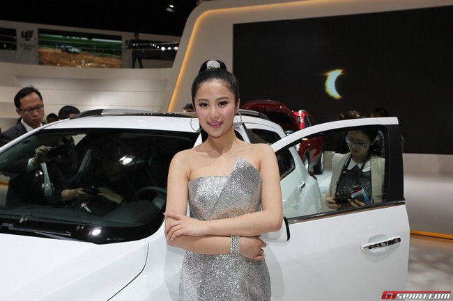 Người mẫu xe hơi khoe sắc tại Bắc Kinh 9