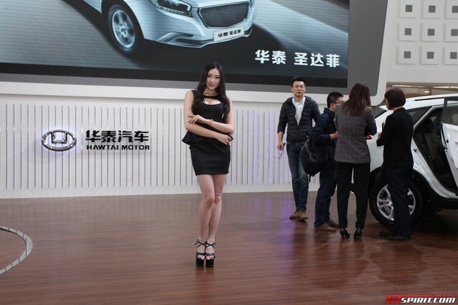 Người mẫu xe hơi khoe sắc tại Bắc Kinh 11