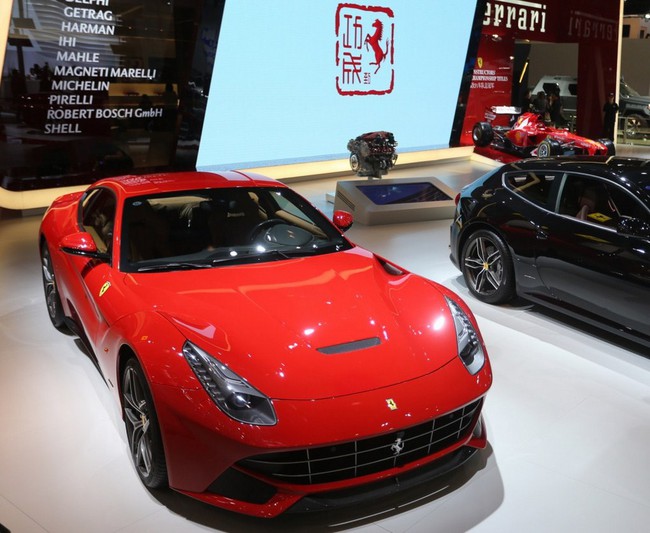 Ferrari thiết kế logo riêng cho năm Giáp Ngọ 3