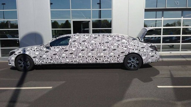 Mercedes-Benz S-Class Pullman lần đầu lộ diện 1