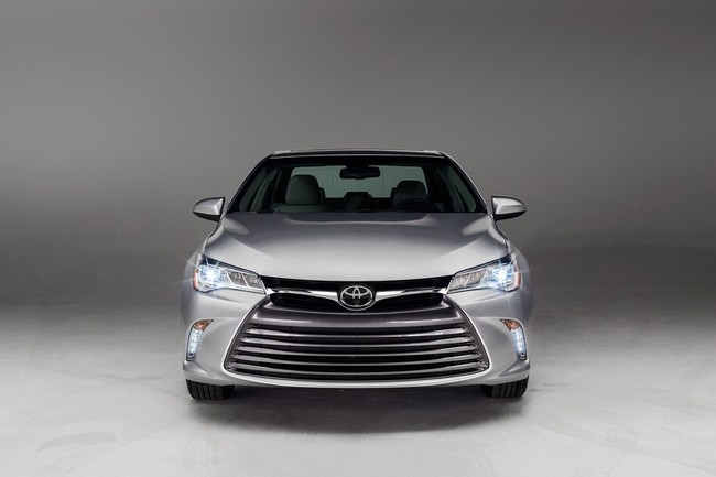 Toyota Camry 2015: Diện mạo mới, trang bị hiện đại hơn 1