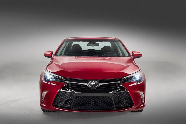 Toyota Camry 2015: Diện mạo mới, trang bị hiện đại hơn 3