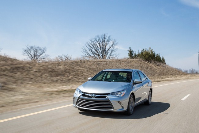 Toyota Camry 2015: Diện mạo mới, trang bị hiện đại hơn 10