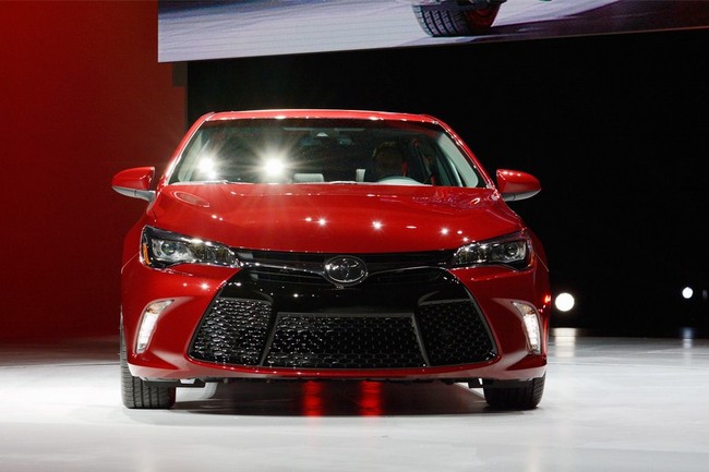 Toyota Camry 2015: Diện mạo mới, trang bị hiện đại hơn 11