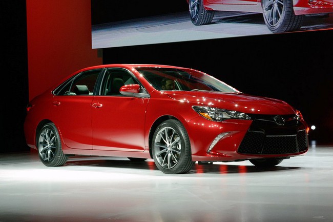Toyota Camry 2015: Diện mạo mới, trang bị hiện đại hơn 16
