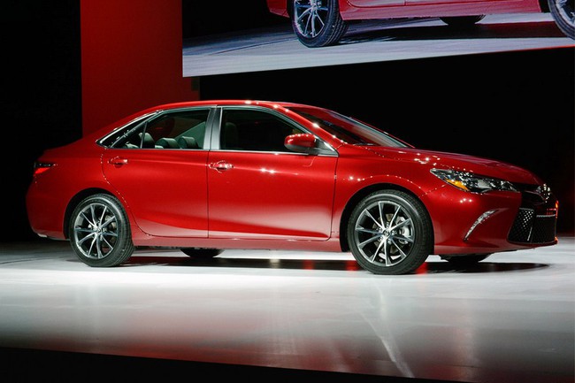 Toyota Camry 2015: Diện mạo mới, trang bị hiện đại hơn 17