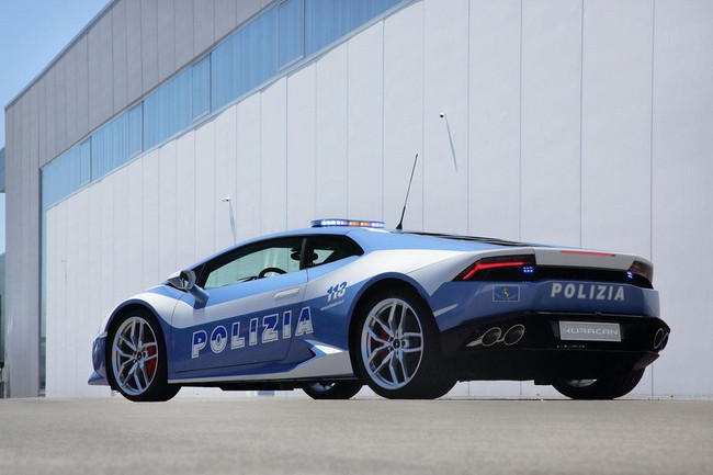 Cảnh sát Ý khoe siêu xe Lamborghini Huracan LP610-4 mới  6