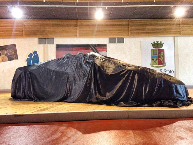 Cảnh sát Ý khoe siêu xe Lamborghini Huracan LP610-4 mới  1