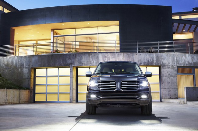 Xế sang Lincoln Navigator 2015 có giá khởi điểm 62.475 USD 6