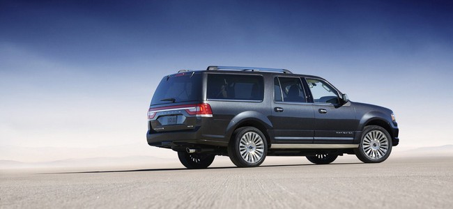 Xế sang Lincoln Navigator 2015 có giá khởi điểm 62.475 USD 9