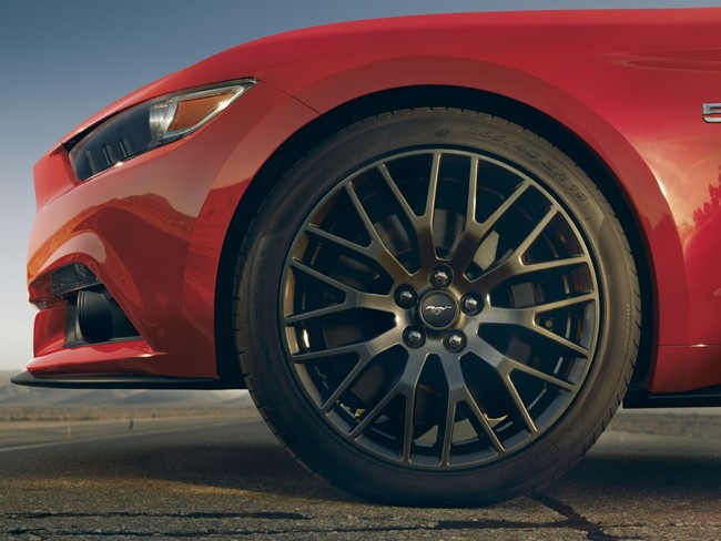 Ford Mustang 2015 chính thức lộ diện 5