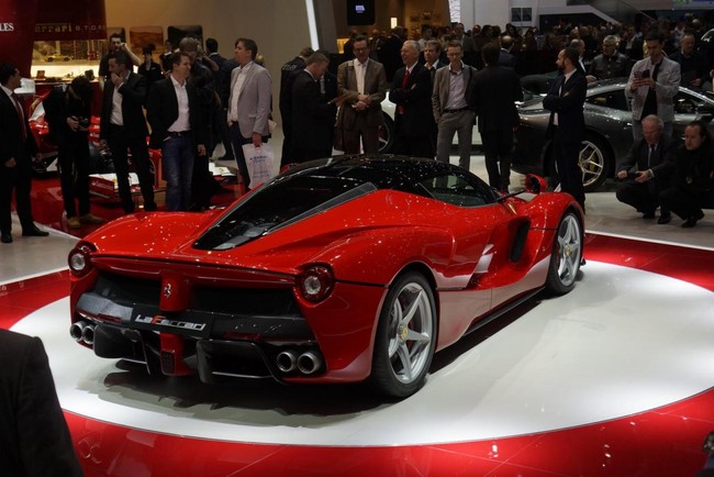 LaFerrari - Siêu xe nhanh nhất, mạnh nhất và đắt nhất của Ferrari đã "cháy hàng" 4
