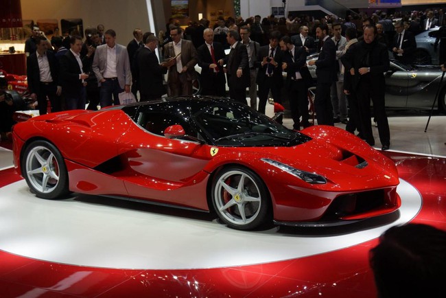 LaFerrari - Siêu xe nhanh nhất, mạnh nhất và đắt nhất của Ferrari đã "cháy hàng" 6