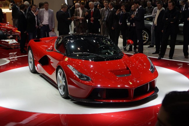 LaFerrari - Siêu xe nhanh nhất, mạnh nhất và đắt nhất của Ferrari đã "cháy hàng" 7