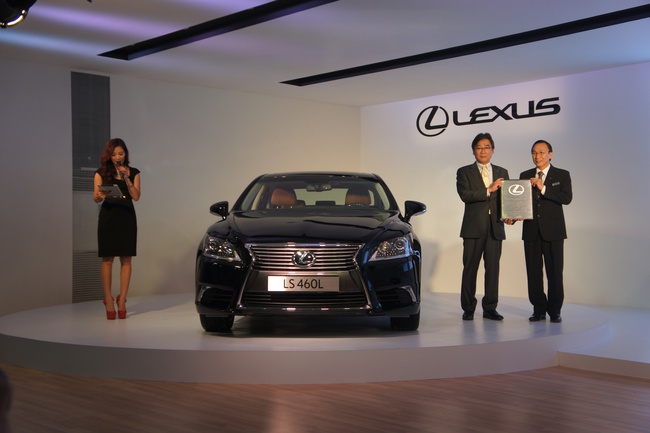 Lexus đặt chân vào thị trường Việt Nam với 5 mẫu xe chủ lực 2