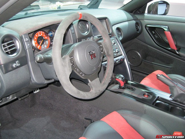 Nissan GT-R Nismo lạnh lùng tại Detroit 9