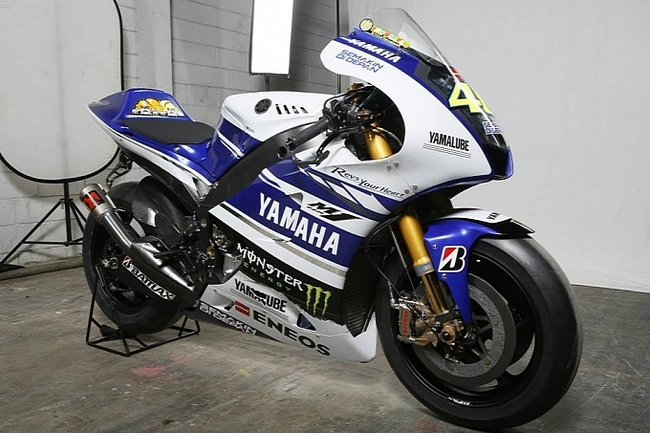 Yamaha Factory Racing ra mắt siêu môtô YZR-M1 mới 6
