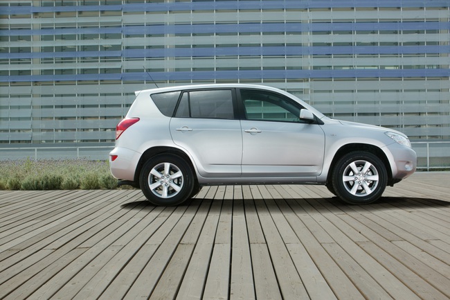 Toyota RAV4 - Mẫu xe khai sinh phân khúc SUV cỡ nhỏ tròn 20 năm tuổi 24