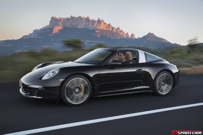 Porsche công bố hình ảnh chính thức của Porsche 911 Targa 2