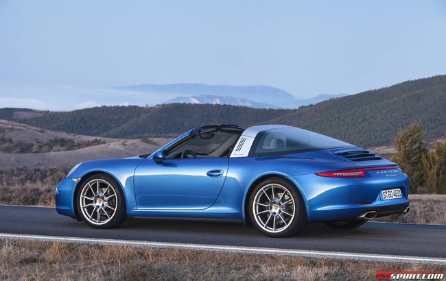 Porsche công bố hình ảnh chính thức của Porsche 911 Targa 8